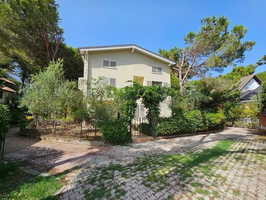 Golem Beach Villa