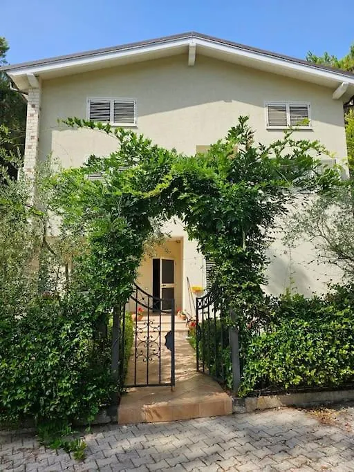 Golem Beach Villa