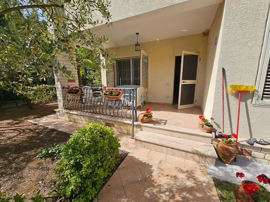 Golem Beach Villa 0*, Golem (Tirana) Arnavutluk