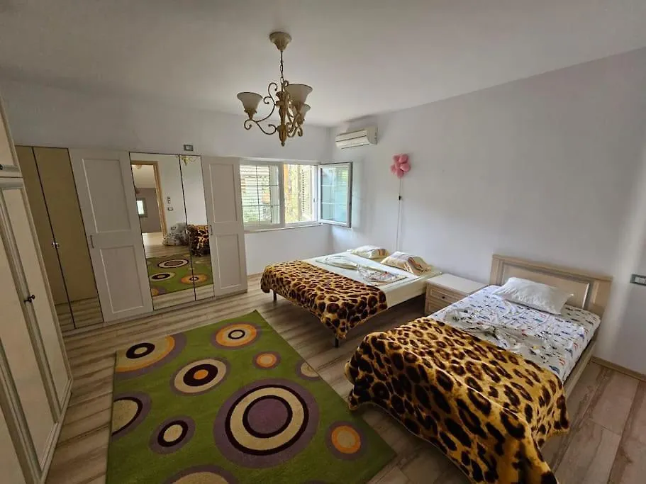 Golem Beach Villa Arnavutluk